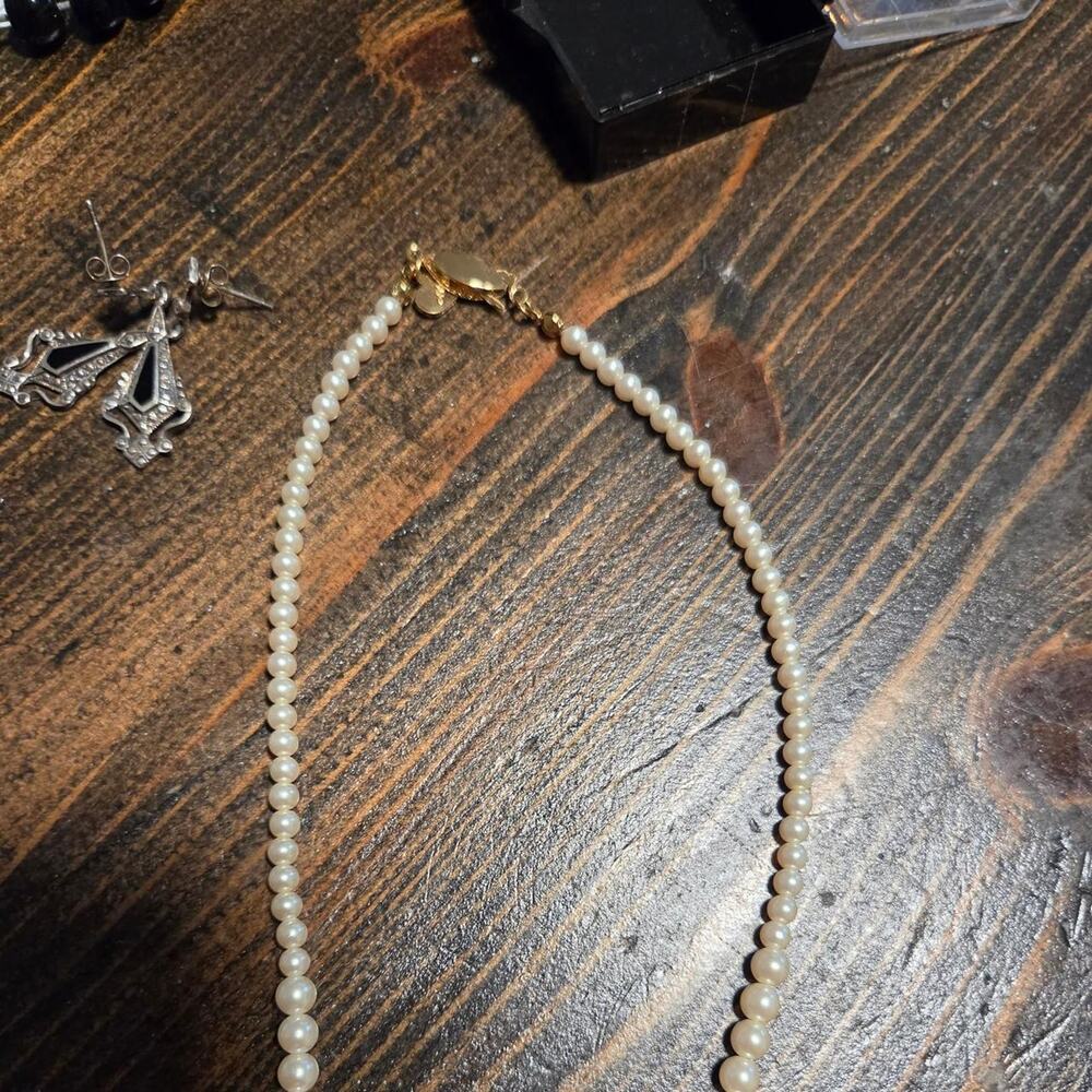 Mattel barbie white pearl necklace
